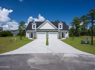 308 Coastal Reef Ct, Holly Ridge, NC 28445