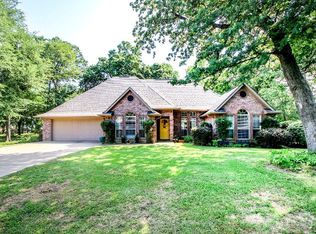 105 Royalwood Dr, Enchanted Oaks, TX 75156