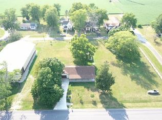 205 Bloomington St, Dewitt, IL 61735