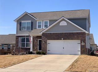 57348 Blossom Valley Trl, New Hudson, MI