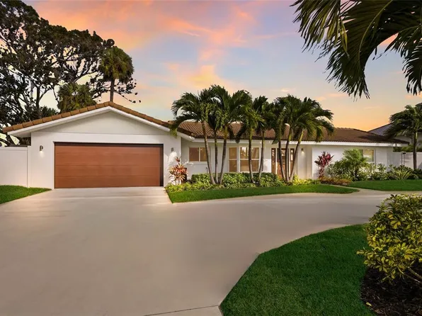 611 Dundee Ln, Holmes Beach, FL 34217