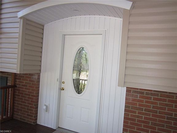 4th image of 1069 Shadowlawn Dr