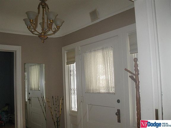 3rd image of 914 1st Ave