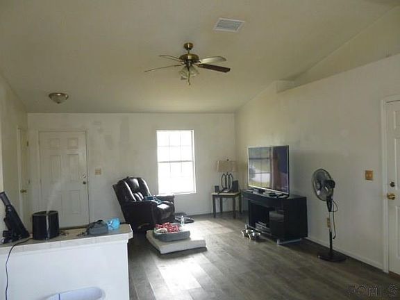 5th image of 9 Wood Amber Ln