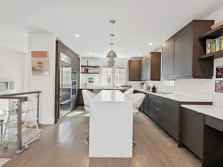39 Elmwood St #3 — Photo 10