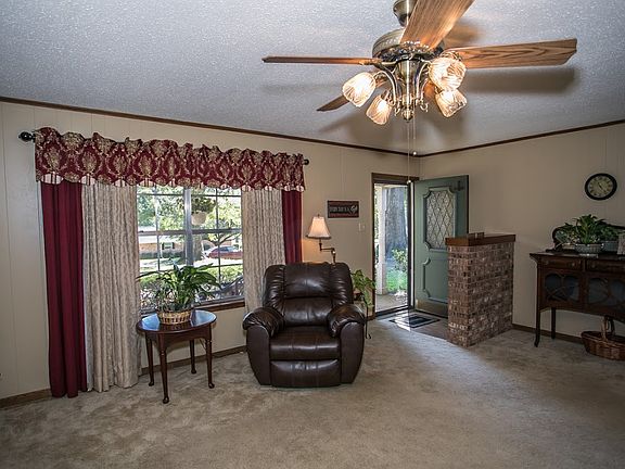 Entrance into living room
