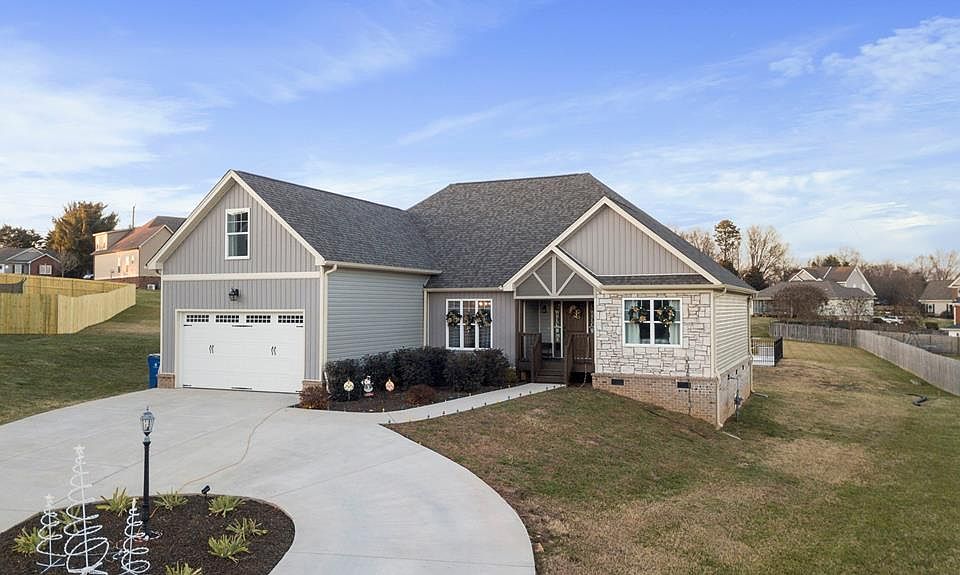 1st image of 143 Kegan Ct NE