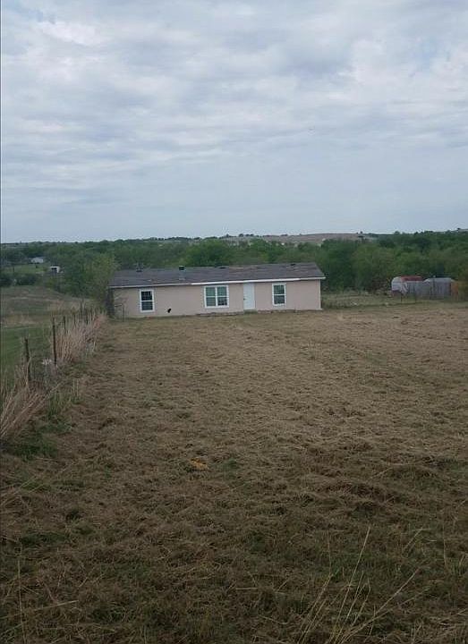 2nd image of 506 Hilltop Trl