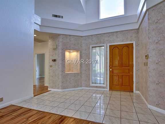 3rd image of 8275 Round Hills Cir