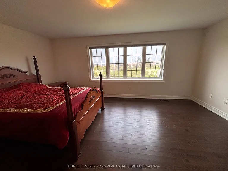62 Angus Morton Cres — Photo 4