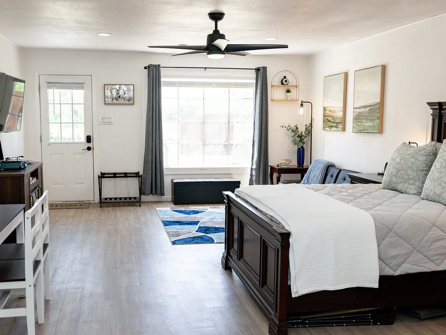 Studio, 500 sqft, $1,759 — Photo 3