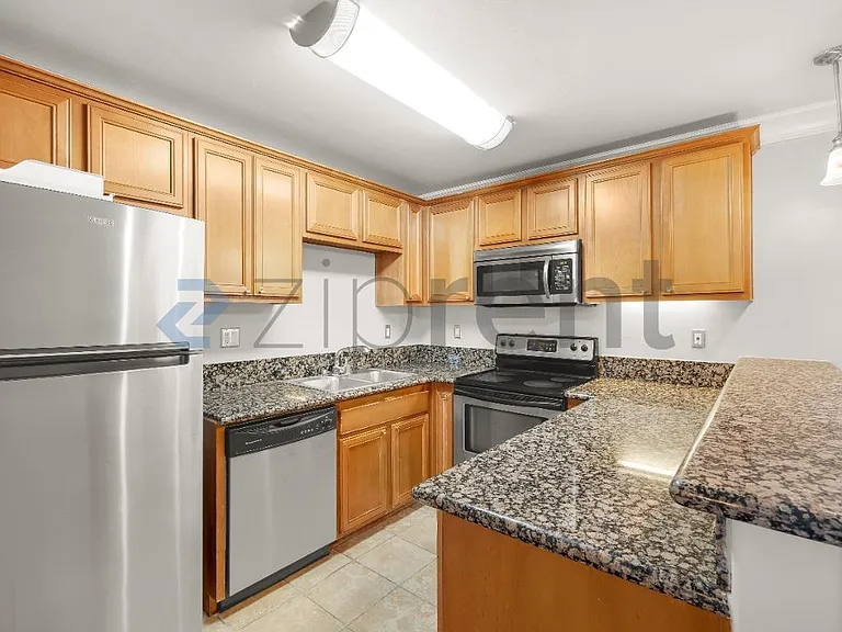 800 N Mollison Ave #48 — Photo 5
