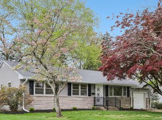 31 Gainsboro Rd, Lawrence Township, NJ 08648