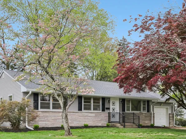 31 Gainsboro Rd, Lawrence Township, NJ 08648