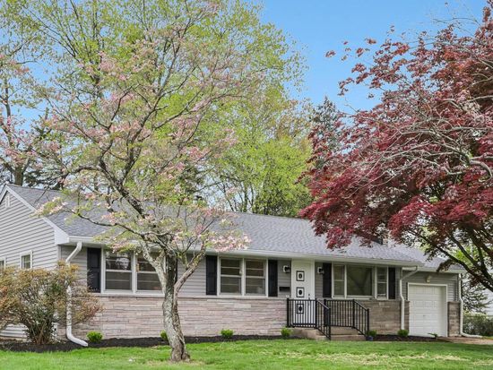 31 Gainsboro Rd, Lawrence Township, NJ 08648