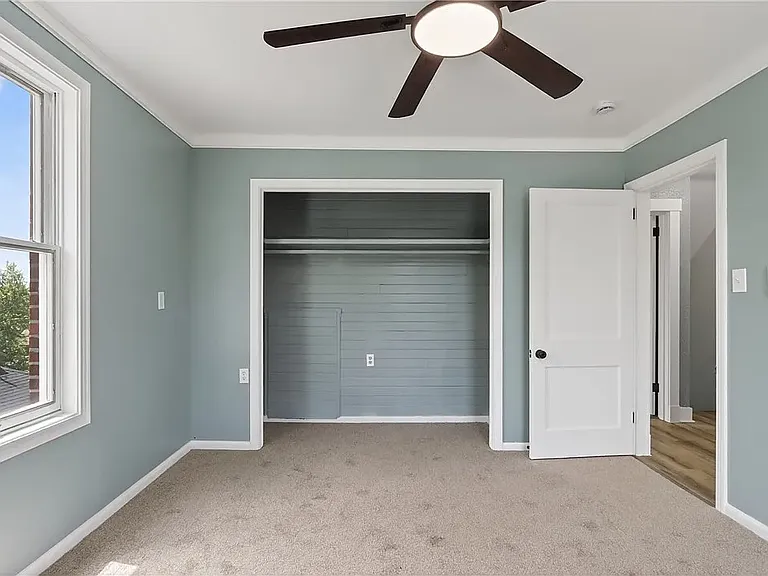 512 Marion Ave — Photo 10