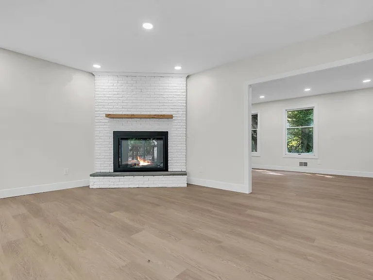 633 Eltone Rd — Photo 8