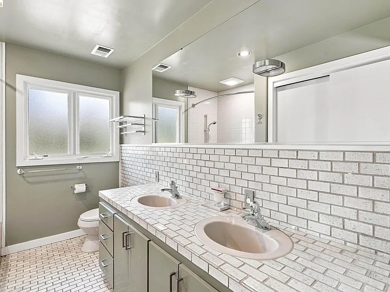 26 Dudley Ct — Photo 25