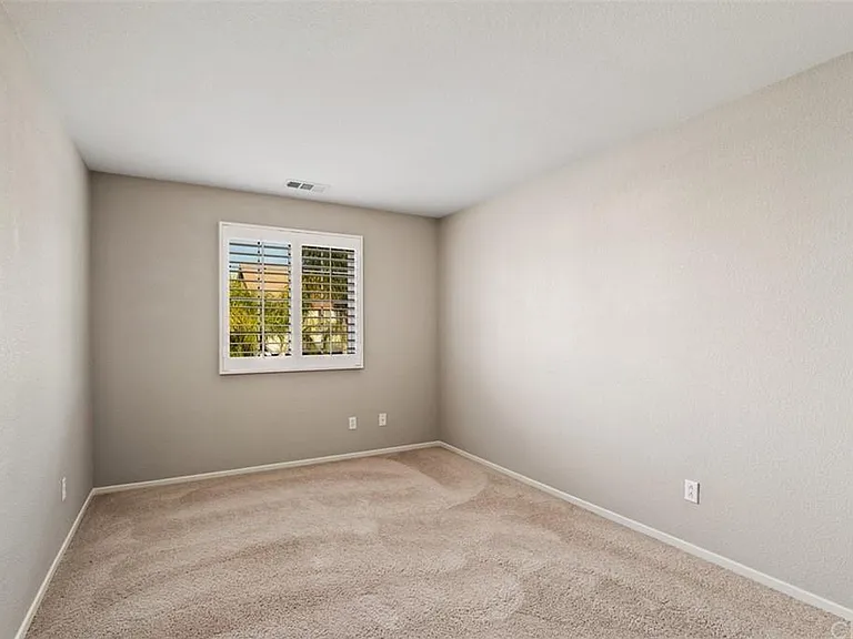 46945 Peach Tree St — Photo 21