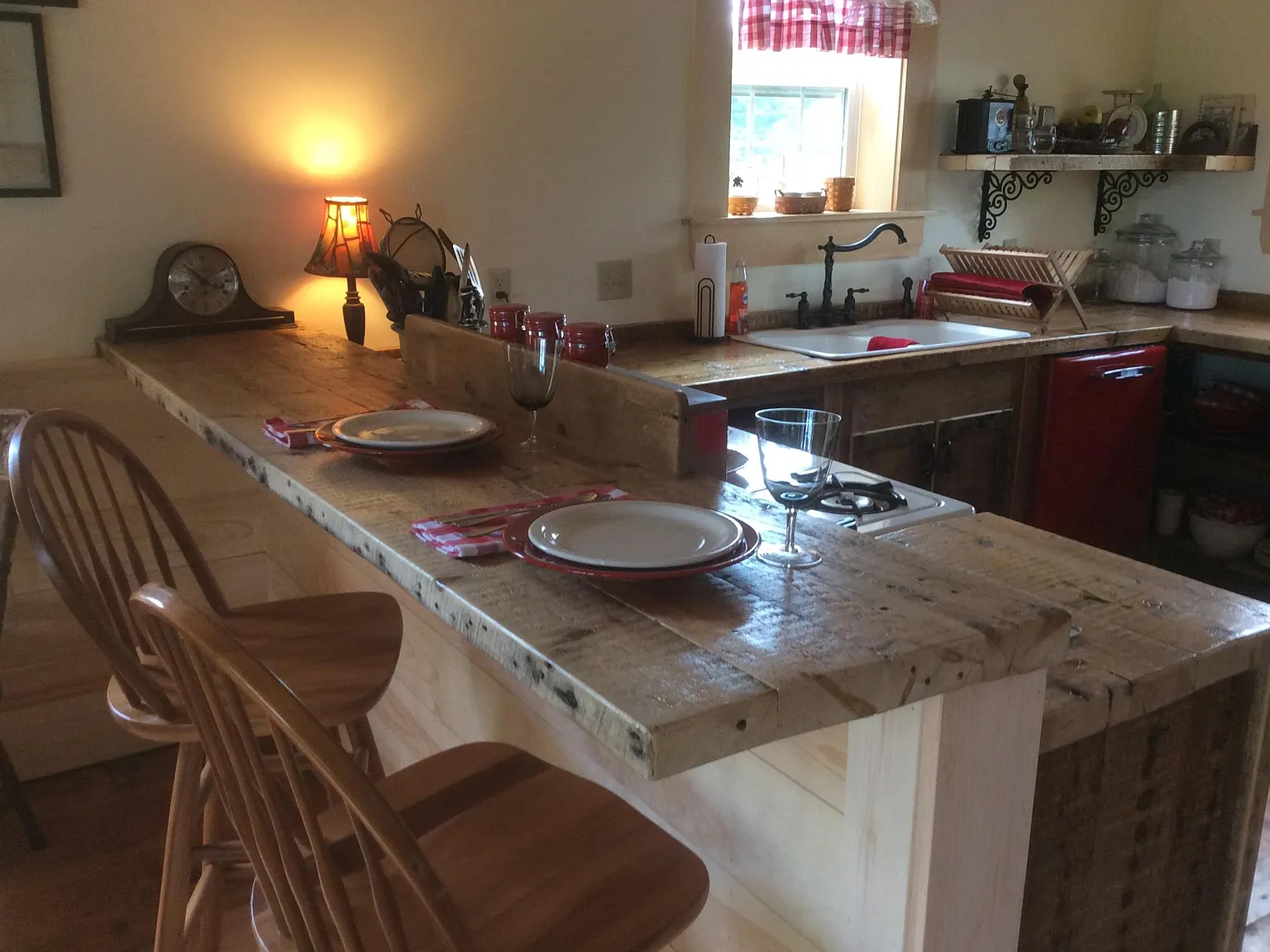 4 bed, 2000 sqft, $1,650 — Photo 3
