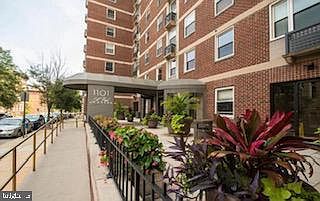 2nd image of 1101 Saint Paul Pl #1608