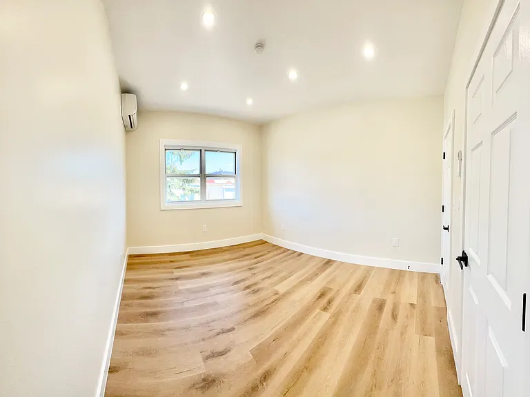 2465 E 1st St #3Y — Photo 6