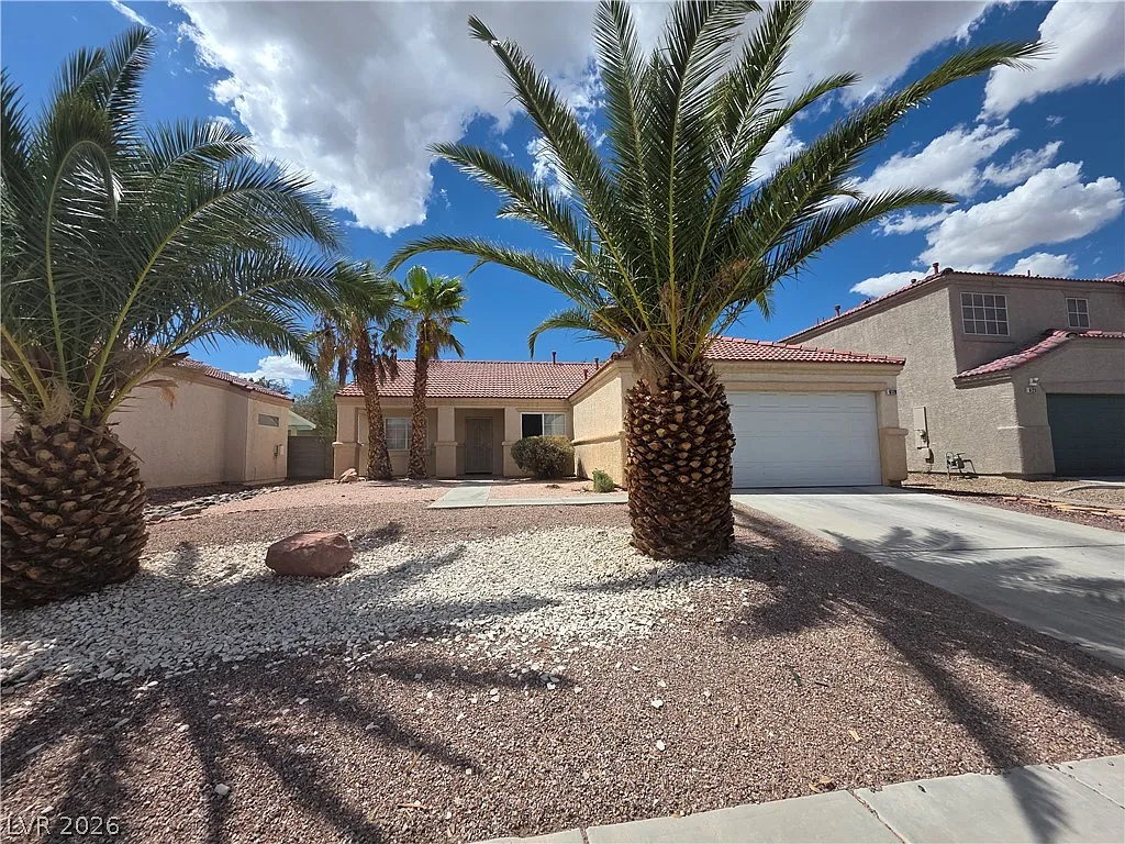 3 bed, 2.0 bath, 1501 sqft, $1,900 — Photo 3
