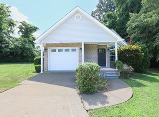 905 Stonebrook Ct, Paducah, KY 42003