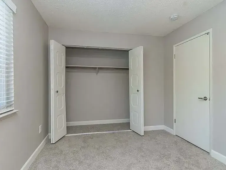 Westwood Apartments — Photo 28