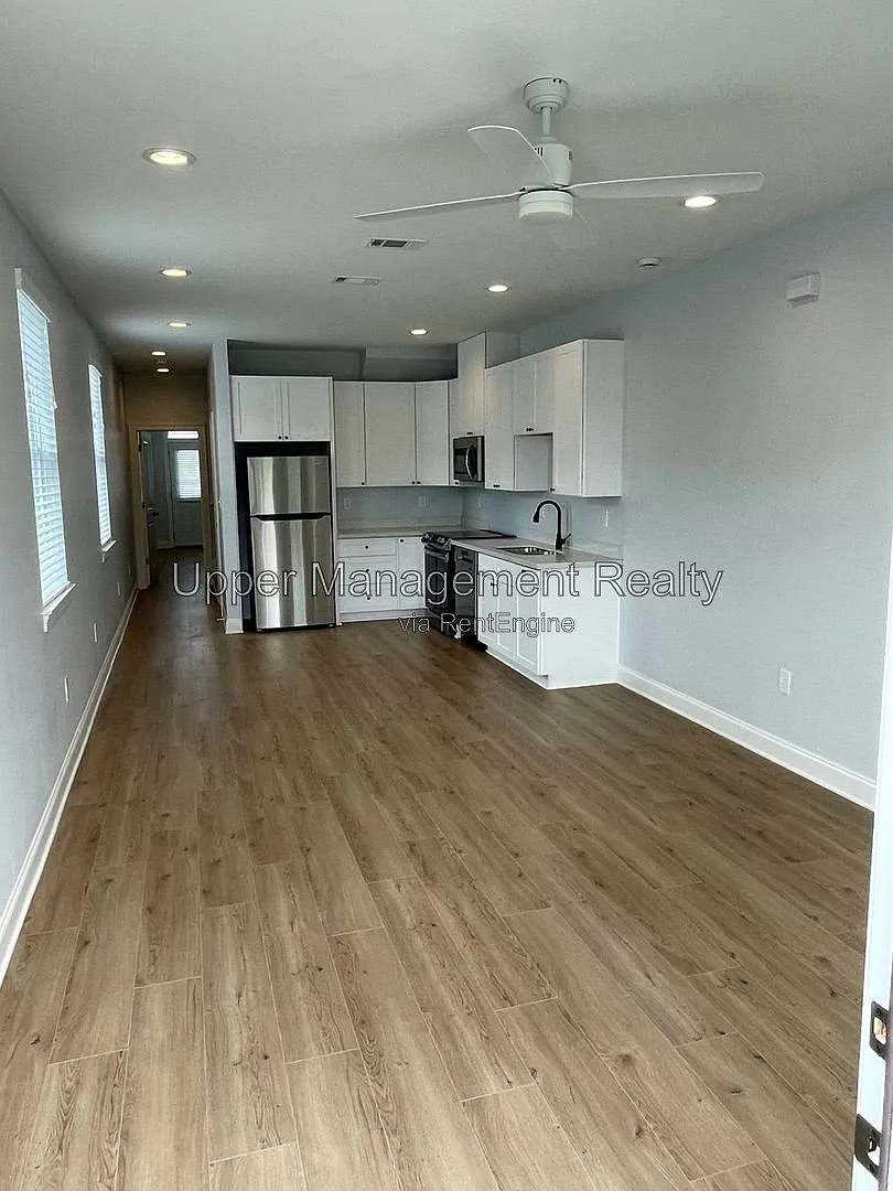 3 bed, 3.5 bath, 1475 sqft, $1,850 — Photo 1