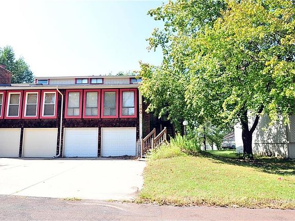 Full view of entire duplex.