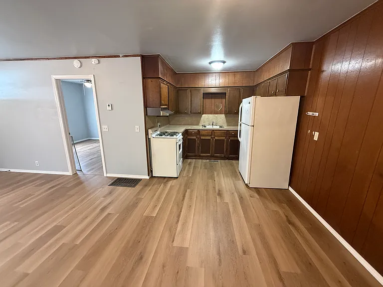 301 S Teehee Dr #1 — Photo 4