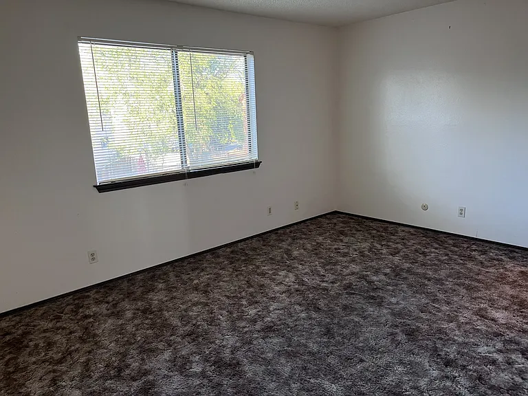 404 Rainbow Ct SE #A — Photo 7