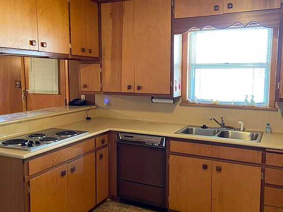 4th image of 1717 Chestnut Dr