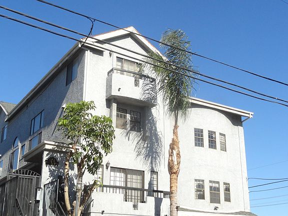 3rd image of 5218 Cartwright Ave #6