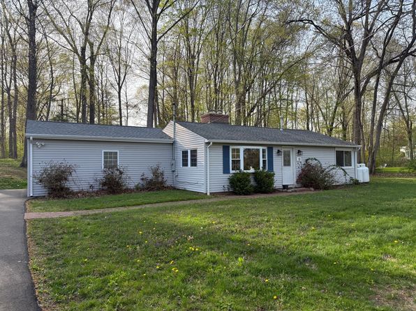 10 Old Hickory Ln, Branford, CT 06405