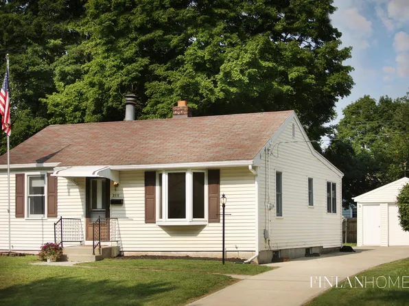 2111 Ontario Ave NE, Grand Rapids, MI 49505