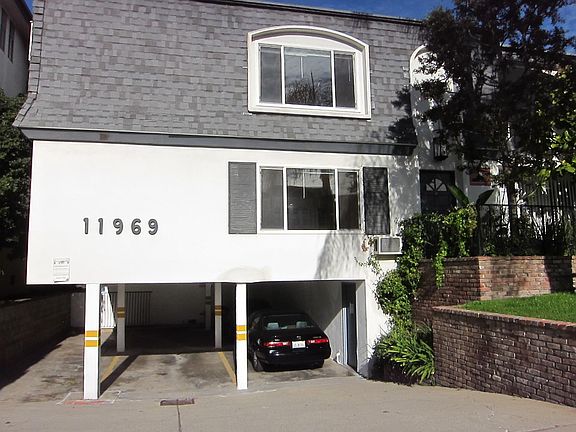Front unit, above garage