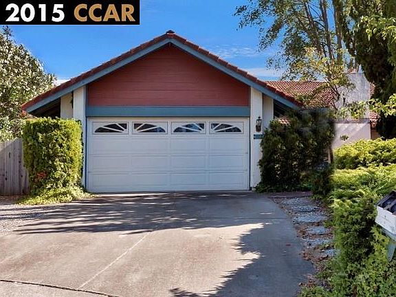 2nd image of 5663 Mount Hood Ct