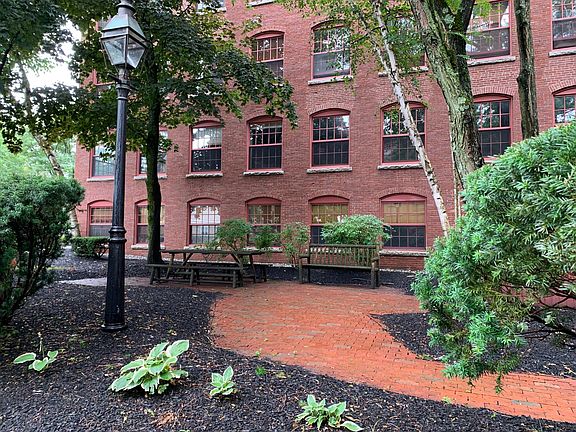 3rd image of 335 Cypress St APT 1D