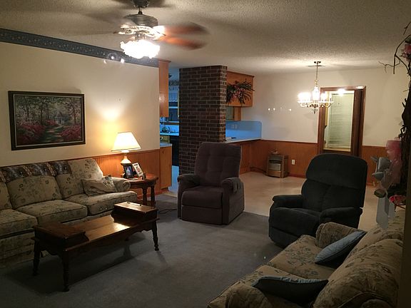 4th image of 823 Garden Dr #D