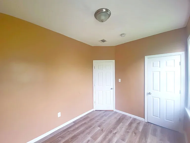 217 N 15th St #2 — Photo 31
