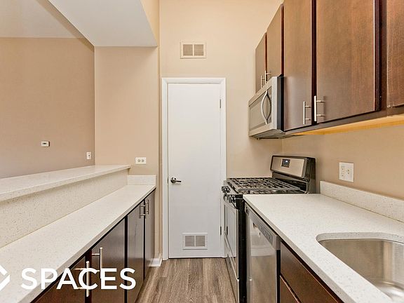 2nd image of 1816 N Halsted St APT 2
