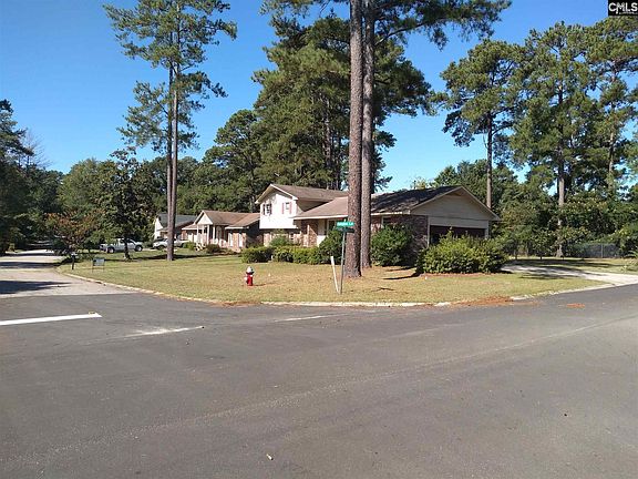 2nd image of 8121 Fairglen Ln