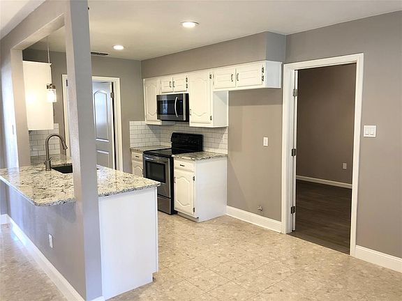 2nd image of 5017 Brookview Dr