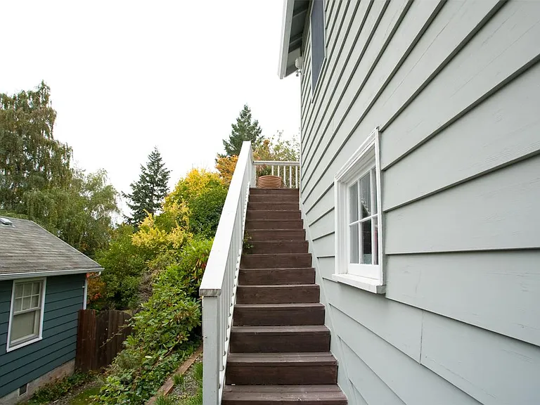 4821 SW 31st Dr — Photo 11