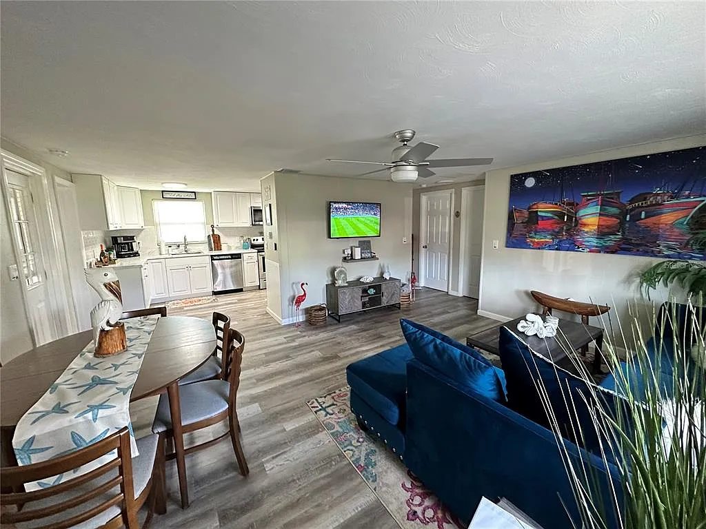 2 bed, 1.5 bath, 780 sqft, $1,800 — Photo 4