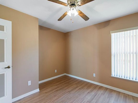 4th image of 516 SW Bradshaw Cir