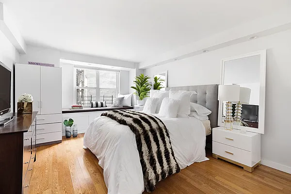 Sold by Compass | media 28