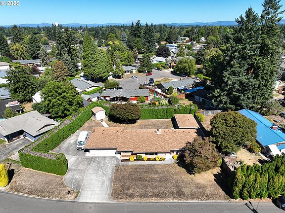 4th image of 2716 NW Madrona St